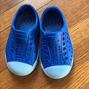 NWOT Size 5 Glow in the Dark Natives!